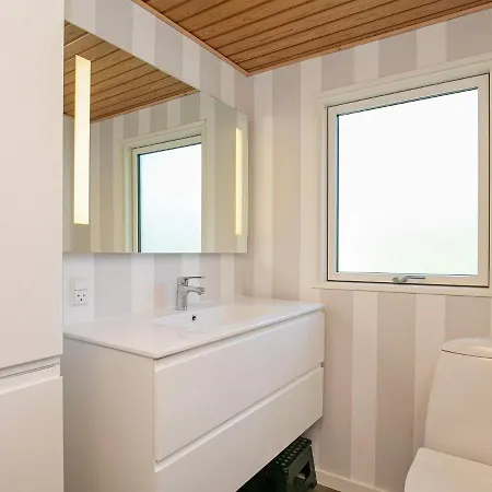 Tatil Evi Seaside Haven In Stoense-by Traum